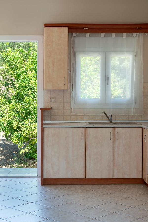 Lagadi Apartment 3 ラッシ エクステリア 写真